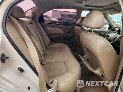 Zdjęcie 10 z 12 samochodu: 2004 HYUNDAI SONATA GLS VIN:KMHWF35H54A029305 - miniatura