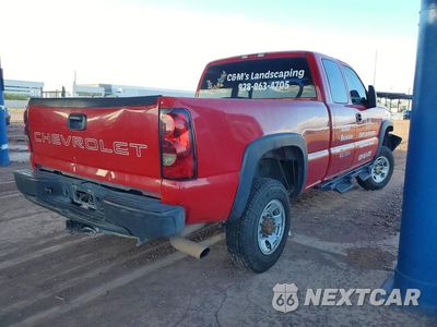 Trzecie zdjęcie samochodu z tyłu: 2005 CHEVROLET SILVERADO K2500 HEAVY DUTY VIN:1GCHK29U05E279118 - miniatura
