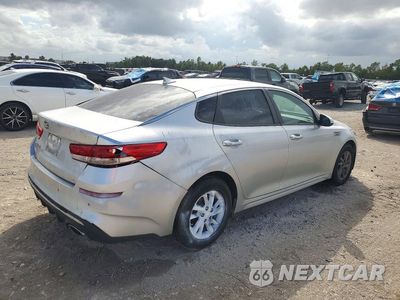 Trzecie zdjęcie samochodu z tyłu: 2020 KIA OPTIMA LX VIN:5XXGT4L3XLG398078 - miniatura