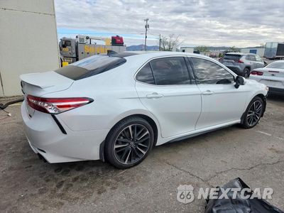 Trzecie zdjęcie samochodu z tyłu: 2020 TOYOTA CAMRY XSE VIN:4T1K61AKXLU870537 - miniatura