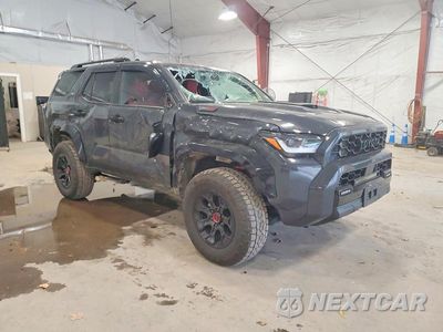 Czwarte zdjęcie samochodu z boku: 2025 TOYOTA 4RUNNER TRD PRO HV VIN:JTEVB5BR7S5014276 - miniatura