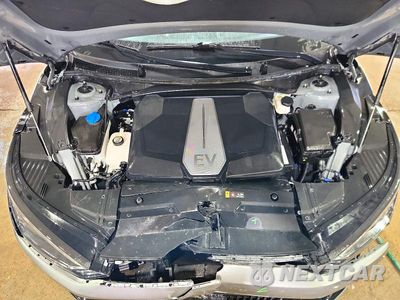 Zdjęcie 12 z 13 samochodu: 2023 KIA EV6 WIND VIN:KNDC34LA0P5130356 - miniatura