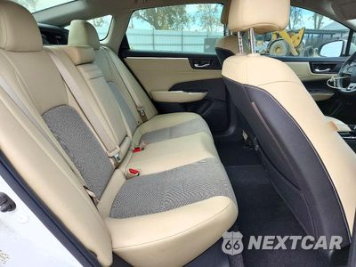 Zdjęcie 10 z 12 samochodu: 2018 HONDA CLARITY VIN:JHMZC5F19JC022895 - miniatura