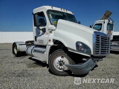 Czwarte zdjęcie samochodu z boku: 2016 FREIGHTLINER CASCADIA VIN:3AKBGDDVXGSHD6210 - miniatura