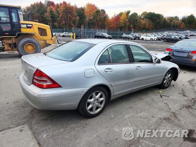 Trzecie zdjęcie samochodu z tyłu: 2004 MERCEDES-BENZ C 320 4MATIC VIN:WDBRF84JX4F531358 - miniatura