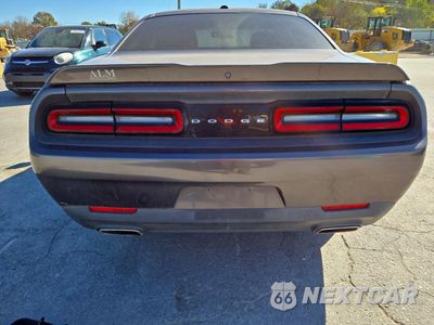 Zdjęcie 6 z 12 samochodu: 2018 DODGE CHALLENGER SXT VIN:2C3CDZAG1JH242444 - miniatura