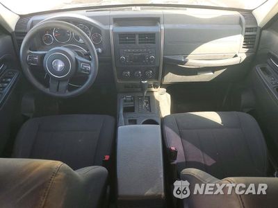 Zdjęcie 8 z 14 samochodu: 2012 JEEP LIBERTY SPORT VIN:1C4PJMAK1CW173062 - miniatura