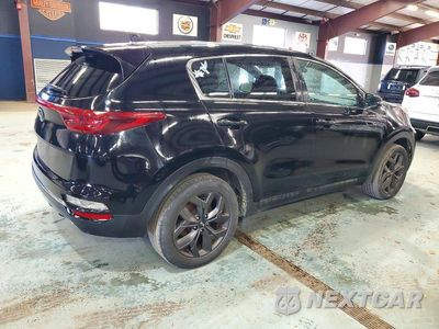Trzecie zdjęcie samochodu z tyłu: 2022 KIA SPORTAGE LX VIN:KNDPMCAC6N7963173 - miniatura