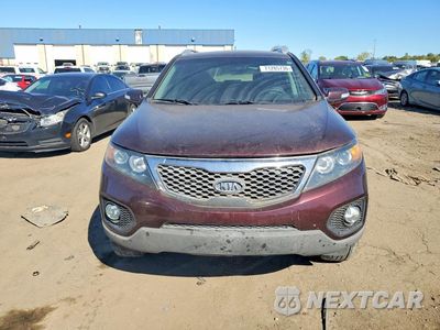 Piąte zdjęcie samochodu w środku: 2011 KIA SORENTO LX VIN:5XYKTDA16BG039378 - miniatura
