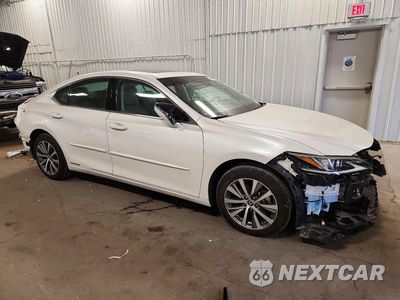 Czwarte zdjęcie samochodu z boku: 2021 LEXUS ES 300H VIN:58ADA1C17MU009015 - miniatura