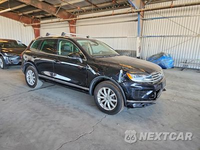 Czwarte zdjęcie samochodu z boku: 2017 VOLKSWAGEN TOUAREG SPORT VIN:WVGEF7BP9HD003115 - miniatura