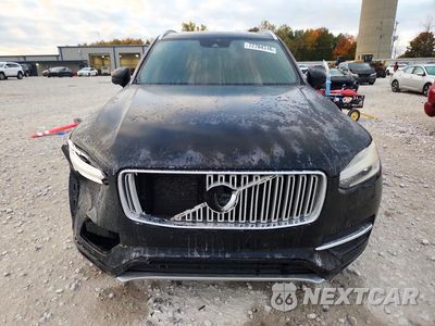 Piąte zdjęcie samochodu w środku: 2017 VOLVO XC90 T6 VIN:YV4A22PL7H1152418 - miniatura