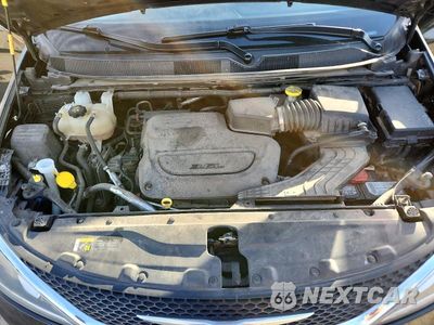 Zdjęcie 12 z 13 samochodu: 2019 CHRYSLER PACIFICA TOURING L VIN:2C4RC1BG1KR627815 - miniatura