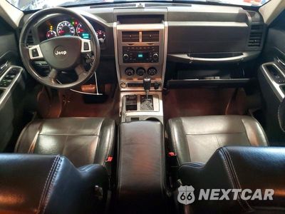 Zdjęcie 8 z 13 samochodu: 2010 JEEP LIBERTY LIMITED VIN:1J4PN5GK5AW151896 - miniatura