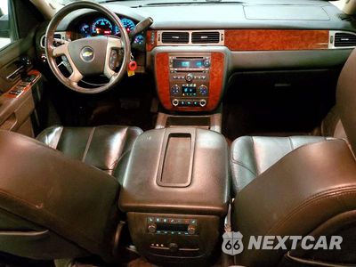 Zdjęcie 8 z 13 samochodu: 2011 CHEVROLET SUBURBAN C1500 LT VIN:1GNSCJE05BR294421 - miniatura