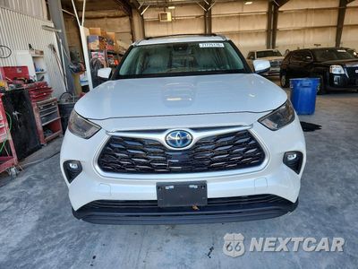 Piąte zdjęcie samochodu w środku: 2023 TOYOTA HIGHLANDER HYBRID XLE VIN:5TDKARAH3PS521896 - miniatura