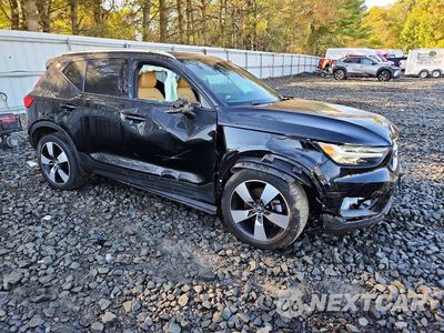 Czwarte zdjęcie samochodu z boku: 2020 VOLVO XC40 T5 MOMENTUM VIN:YV4162UK1L2264439 - miniatura