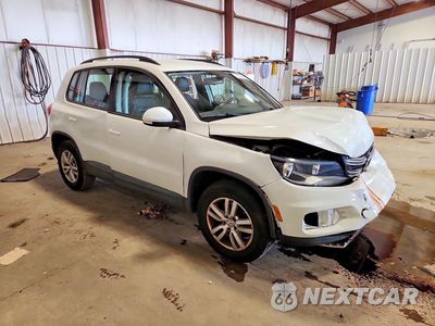 Czwarte zdjęcie samochodu z boku: 2017 VOLKSWAGEN TIGUAN S VIN:WVGBV7AX5HK023428 - miniatura