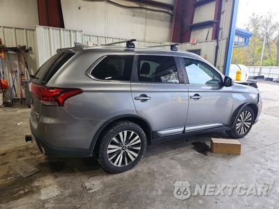 Trzecie zdjęcie samochodu z tyłu: 2019 MITSUBISHI OUTLANDER SE VIN:JA4AZ3A3XKZ038929 - miniatura