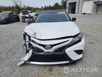 Piąte zdjęcie samochodu w środku: 2018 TOYOTA CAMRY XSE VIN:4T1B61HK9JU151329 - miniatura