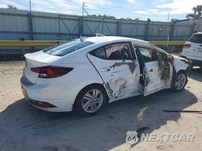 Trzecie zdjęcie samochodu z tyłu: 2019 HYUNDAI ELANTRA SE VIN:5NPD84LF8KH475743 - miniatura