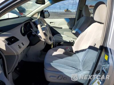 Zdjęcie 7 z 13 samochodu: 2011 TOYOTA SIENNA LE VIN:5TDKK3DC4BS134972 - miniatura