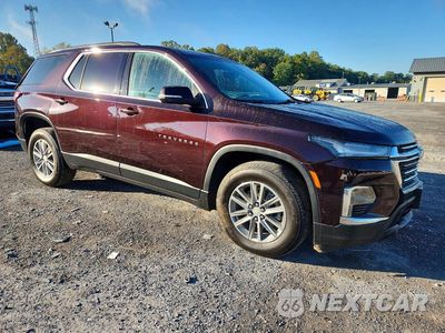 Czwarte zdjęcie samochodu z boku: 2023 CHEVROLET TRAVERSE LT VIN:1GNEVHKW1PJ109621 - miniatura