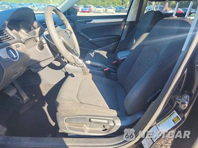 Zdjęcie 7 z 12 samochodu: 2017 VOLKSWAGEN PASSAT S VIN:1VWAT7A33HC024197 - miniatura