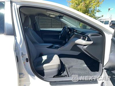 Piąte zdjęcie samochodu w środku: 2018 TOYOTA CAMRY SE VIN:4T1B11HK3JU579458 - miniatura