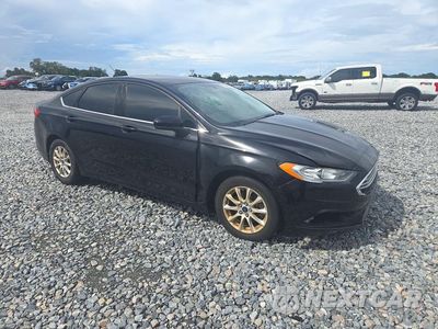 Czwarte zdjęcie samochodu z boku: 2018 FORD FUSION S VIN:3FA6P0G7XJR253682 - miniatura