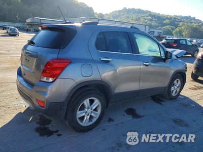 Trzecie zdjęcie samochodu z tyłu: 2020 CHEVROLET TRAX 1LT VIN:3GNCJLSB7LL168808 - miniatura