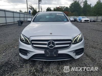Piąte zdjęcie samochodu w środku: 2020 MERCEDES-BENZ E 350 4MATIC VIN:W1KZF8EB5LA839824 - miniatura