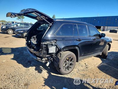 Trzecie zdjęcie samochodu z tyłu: 2025 JEEP GRAND CHEROKEE LAREDO VIN:1C4RJHAG0SC359641 - miniatura