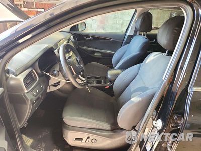 Zdjęcie 7 z 13 samochodu: 2019 KIA SORENTO LX V6 VIN:5XYPGDA51KG446666 - miniatura