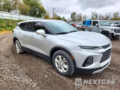 Czwarte zdjęcie samochodu z boku: 2020 CHEVROLET BLAZER 2LT VIN:3GNKBHR44LS697944 - miniatura