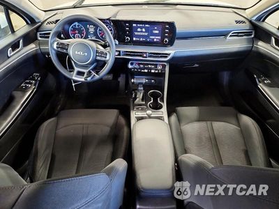 Zdjęcie 8 z 13 samochodu: 2023 KIA K5 LXS VIN:5XXG14J20PG196873 - miniatura