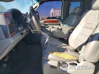 Zdjęcie 7 z 12 samochodu: 2005 FORD F450 SUPER DUTY VIN:1FDXX46P65ED27272 - miniatura