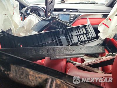 Zdjęcie 8 z 12 samochodu: 2018 TOYOTA CAMRY XSE VIN:4T1B61HKXJU027733 - miniatura