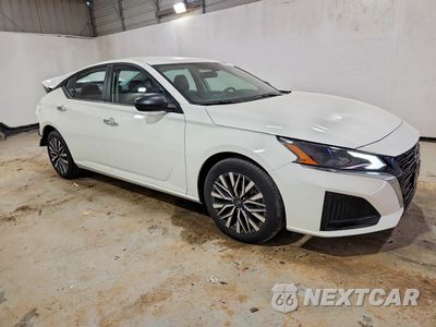 Czwarte zdjęcie samochodu z boku: 2025 NISSAN ALTIMA SV VIN:1N4BL4DV5SN375049 - miniatura