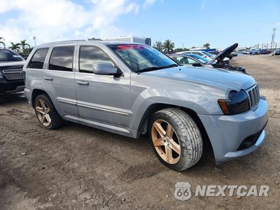Czwarte zdjęcie samochodu z boku: 2006 JEEP GRAND CHEROKEE SRT-8 VIN:1J8HR78376C218114 - miniatura