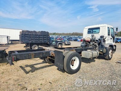 Trzecie zdjęcie samochodu z tyłu: 2009 ISUZU T8F TRUCK CAB AND CHASSIS VIN:4GTM8F1B69F700028 - miniatura