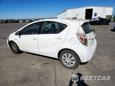 Drugie zdjęcie samochodu z przodu: 2013 TOYOTA PRIUS C THREE VIN:JTDKDTB31D1553004 - miniatura