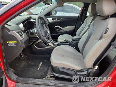Zdjęcie 7 z 13 samochodu: 2012 HYUNDAI VELOSTER BASE VIN:KMHTC6AD1CU032750 - miniatura