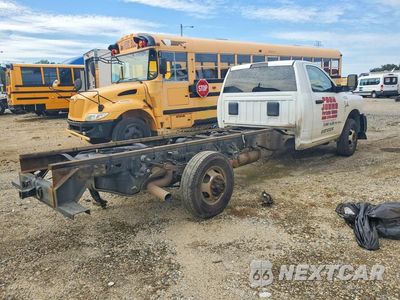 Trzecie zdjęcie samochodu z tyłu: 2022 RAM 3500 VIN:3C7WRSBL7NG317962 - miniatura