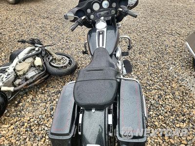 Zdjęcie 6 z 9 samochodu: 2009 HARLEY-DAVIDSON FLHTCU VIN:1HD1FC4179Y675459 - miniatura