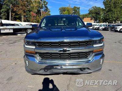 Piąte zdjęcie samochodu w środku: 2017 CHEVROLET SILVERADO K1500 LT VIN:1GCVKREC5HZ381469 - miniatura