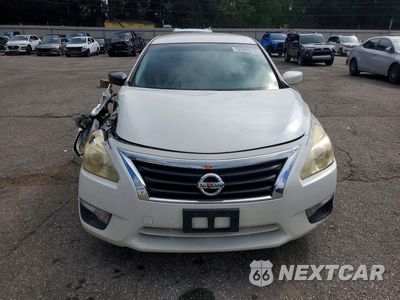 Piąte zdjęcie samochodu w środku: 2015 NISSAN ALTIMA 2.5 S VIN:1N4AL3AP3FC275948 - miniatura