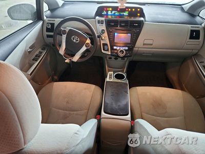 Zdjęcie 8 z 13 samochodu: 2012 TOYOTA PRIUS V THREE VIN:JTDZN3EU6C3139459 - miniatura