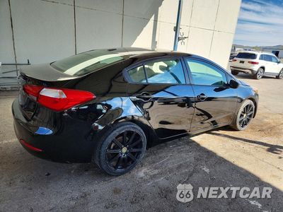 Trzecie zdjęcie samochodu z tyłu: 2014 KIA FORTE LX VIN:KNAFK4A60E5130737 - miniatura