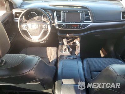 Zdjęcie 9 z 13 samochodu: 2017 TOYOTA HIGHLANDER LE PLUS VIN:5TDZZRFH6HS209380 - miniatura
